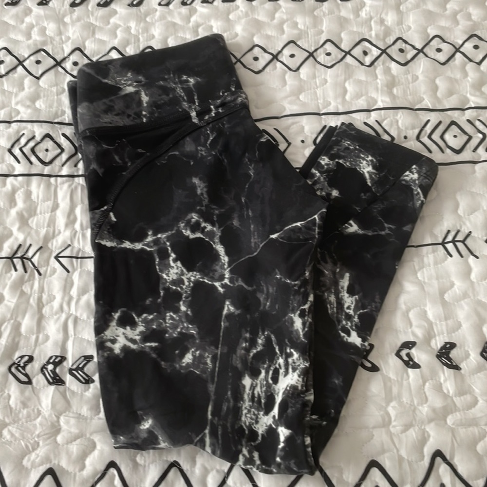 Sold ❣️ VS PINK Ultimate Ankle Leggings